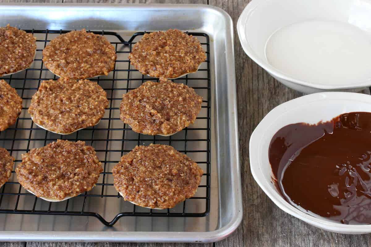 Traditional Nürnberger Elisenlebkuchen (German Lebkuchen) - The Daring ...