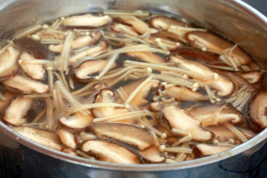 Japanese Soup recipe shiitake enoki mushrooms tofu vermicelli 
