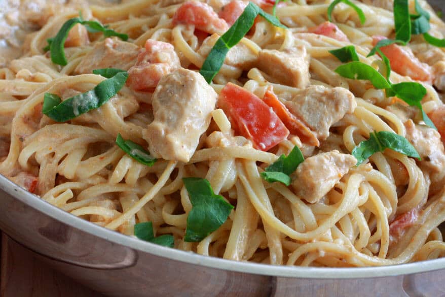 Creamy Pasta with Chicken and Sun dried Tomato Pesto