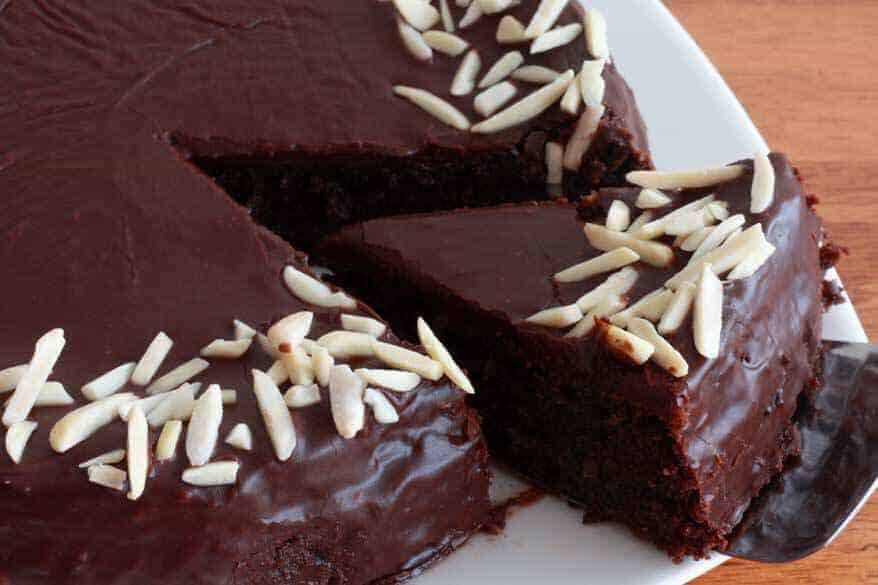 gluten free chocolate almond quinoa cake recipe grains healthy