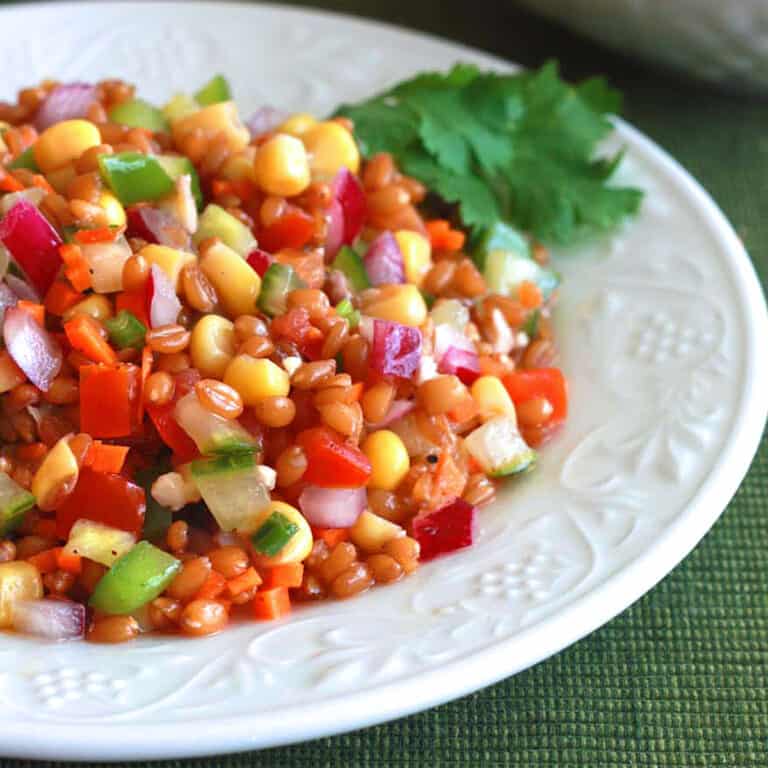 wheat berry salad recipe vinaigrette crunchy healthy vegetables peppers onions carrots corn tomatoes nuts walnuts almonds sunflower seeds pumpkin