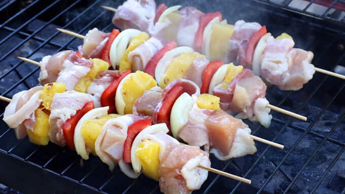 Chicken Pineapple Bacon Kabobs - Bacon-Wrapped Shrimp and Pineapple Kabobs | Recipe | Bacon ... : Preheat the oven to 425 degrees.