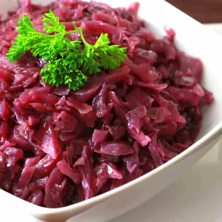 german red cabbage recipe traditional authentic sweet and sour braised rotkohl blaukraut apples cloves red currant jelly side dish roasts