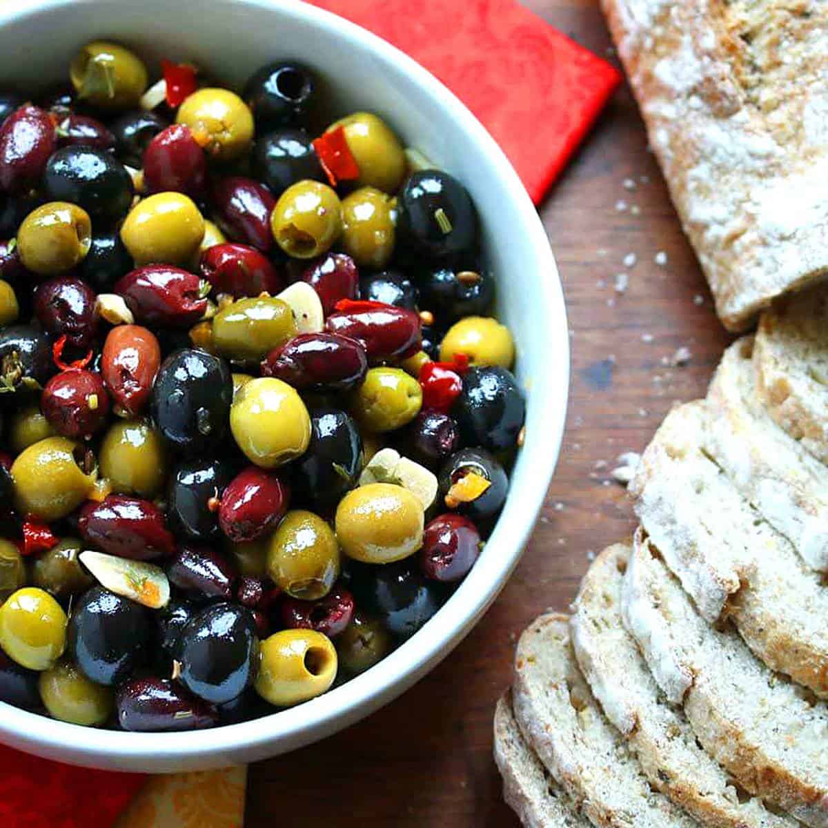 Marinated Olives - Easy Recipe with 15 Minutes of Prep