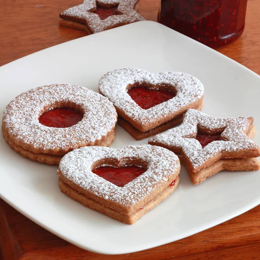 linzer kekse linzer cookies recipe Christmas Austrian almonds raspberry preserves