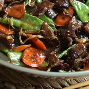 quick easy Chinese beef stir fry snow peas mushrooms bean sprouts carrots recipe