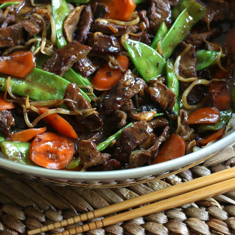 quick easy Chinese beef stir fry snow peas mushrooms bean sprouts carrots recipe