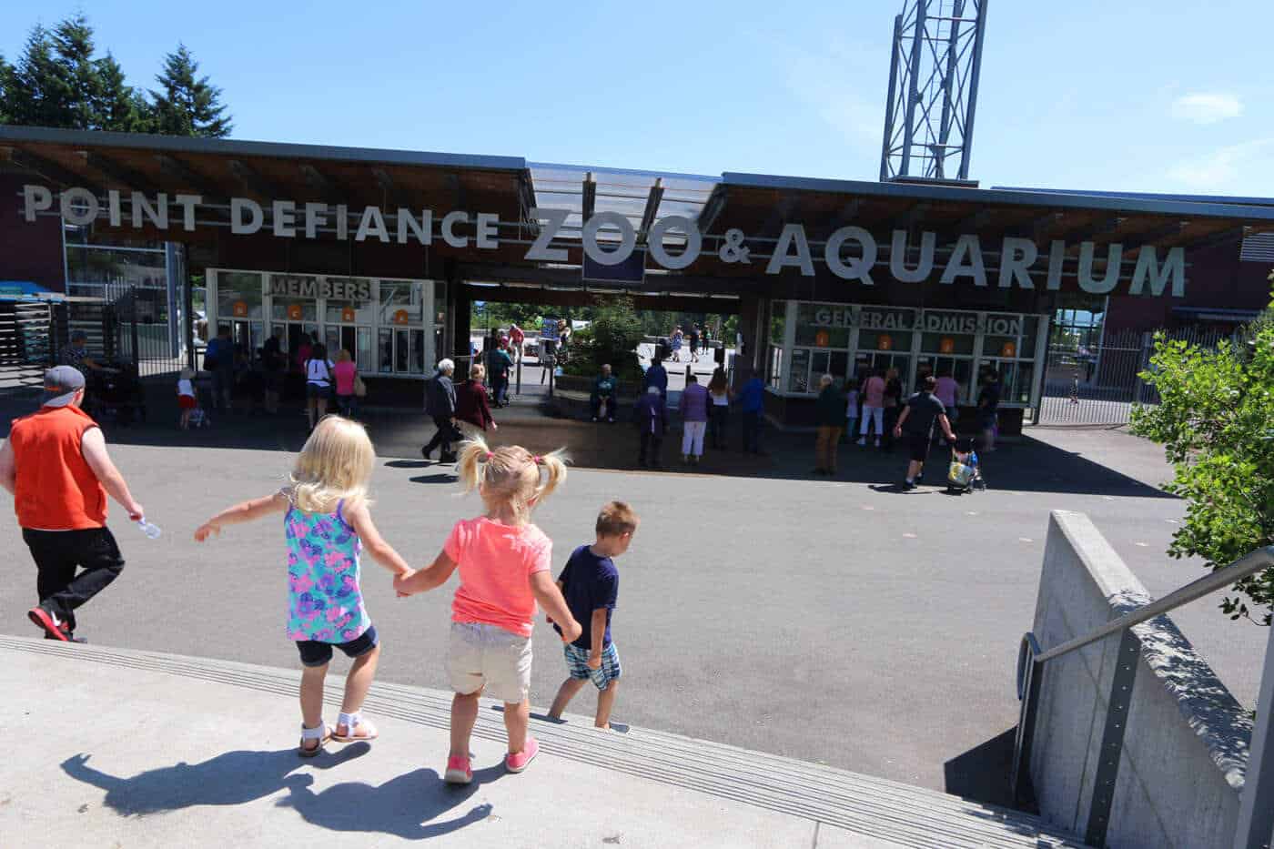 tacoma zoo hours