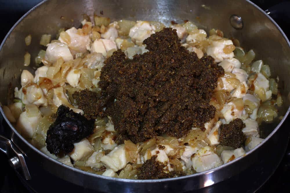 chicken xacuti recipe indian spicy curry coconut paleo gluten free