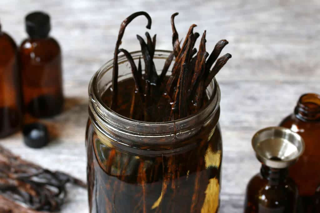 how long to age vanilla extract