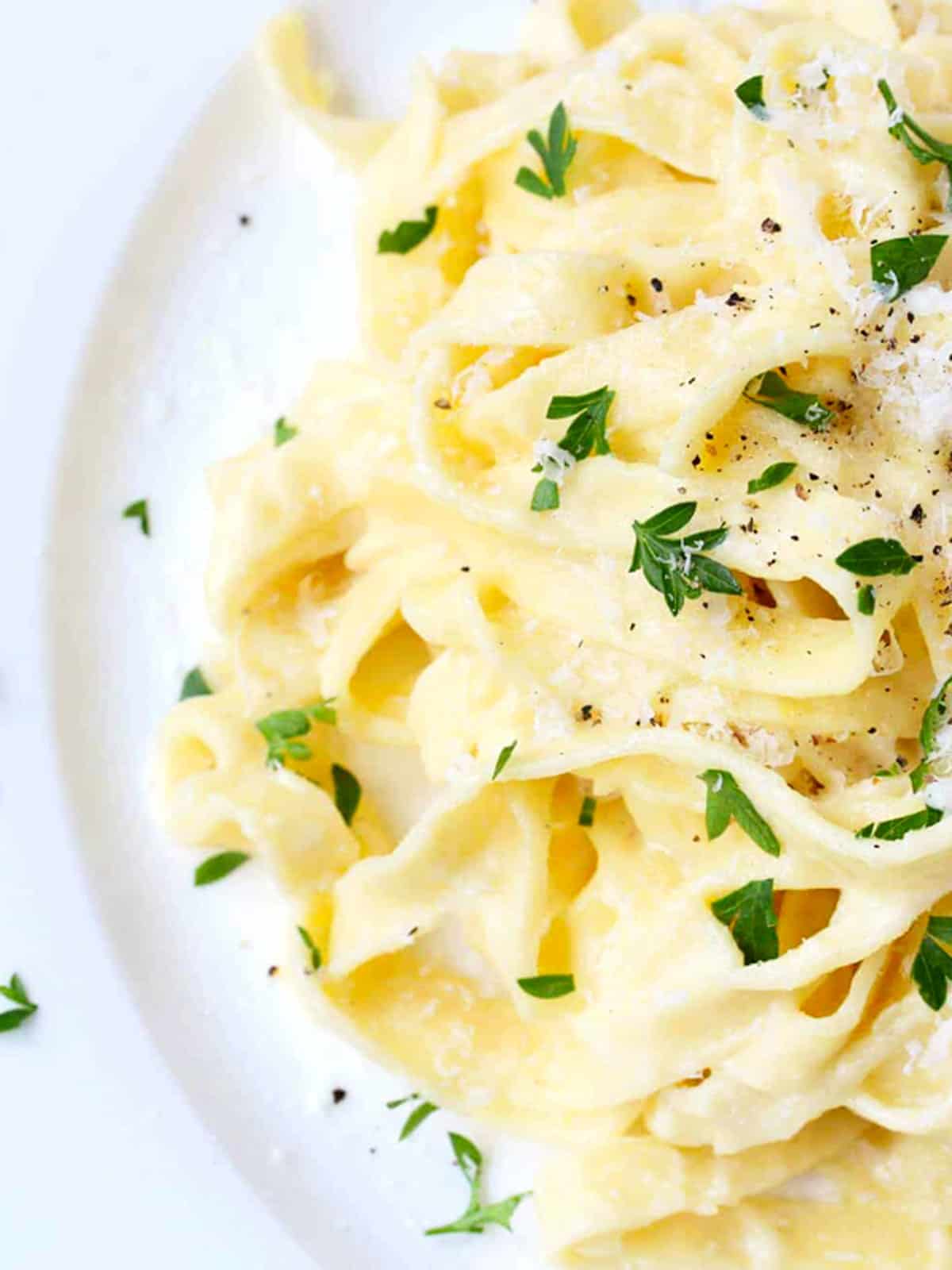 fettuccine alfredo recipe best traditional authentic italian original egg yolks