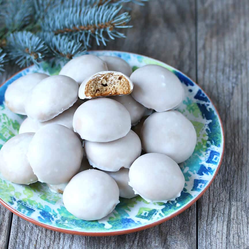 pfeffernusse recipe traditional authentic German iced gingerbread cookies pfeffernüsse rezept pfeffernuesse