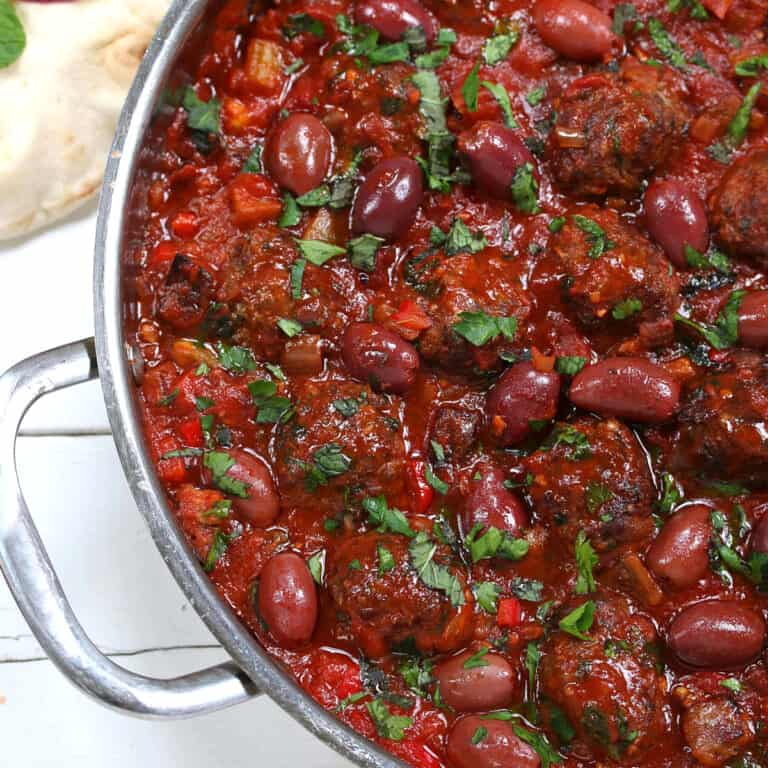 greek meatballs recipe beef pork lamb turkey chicken olives mint cinnamon tomatoes