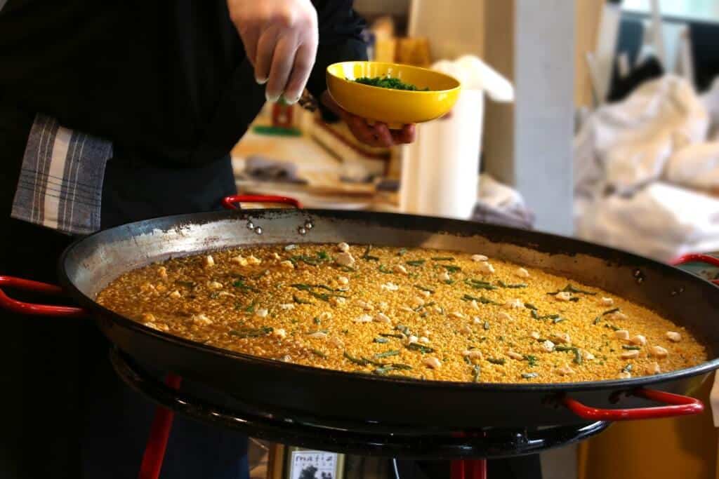 how to make spanish paella valenciana recipe