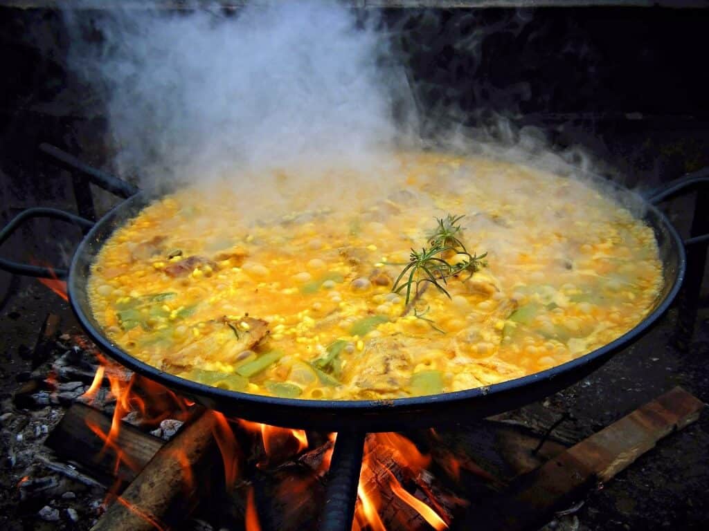 valencian paella recipe traditional authentic rice artichokes beans peas