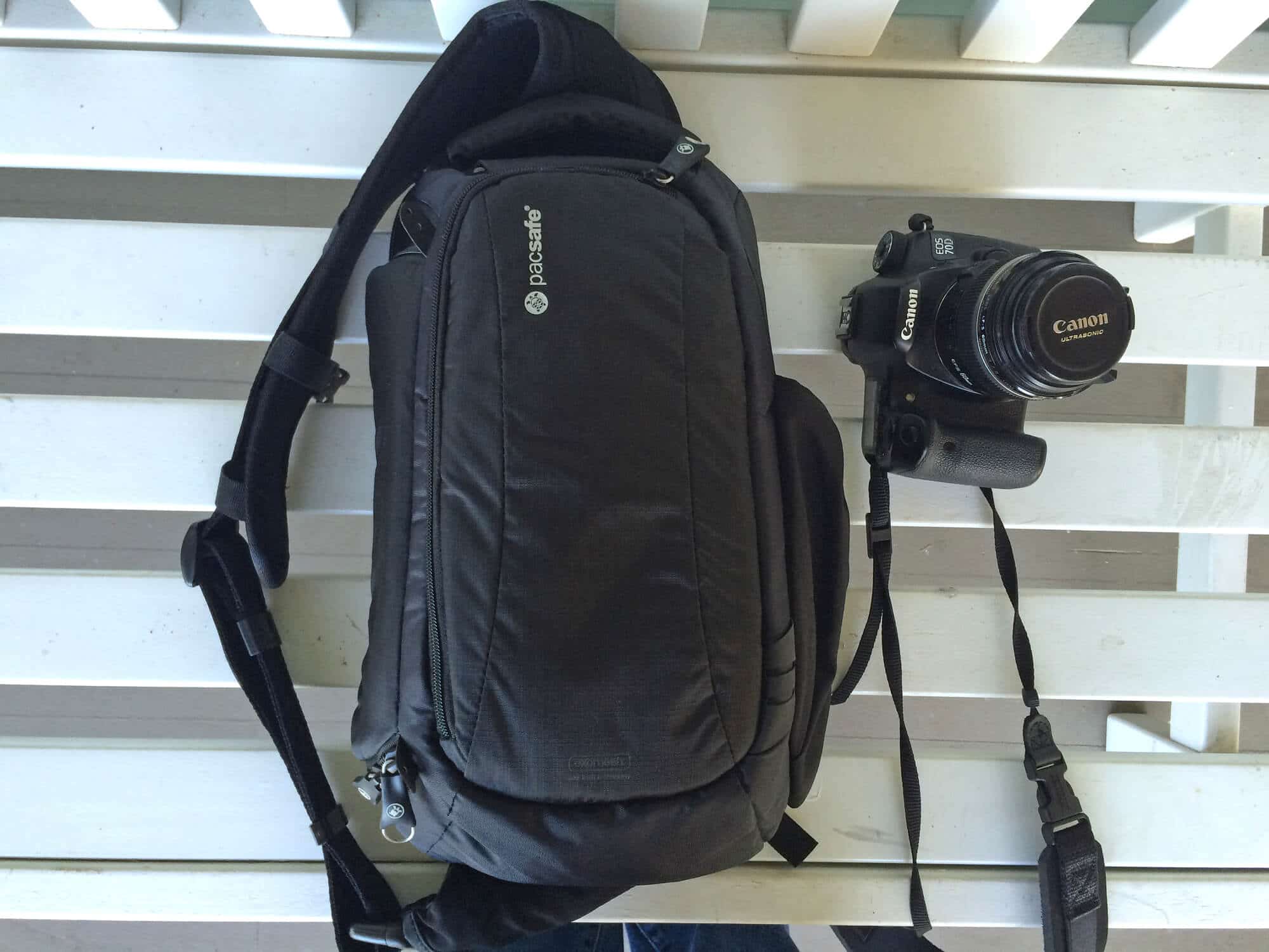 pacsafe camera bag