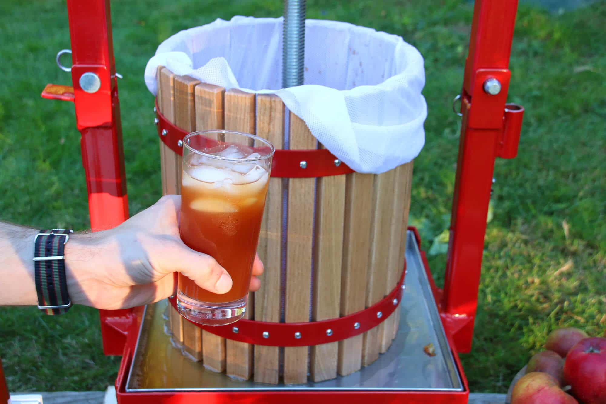 Maximizer Fruit   Apple Cider Press Review   How To Bottle   Preserve Fresh Apple Juice - 91