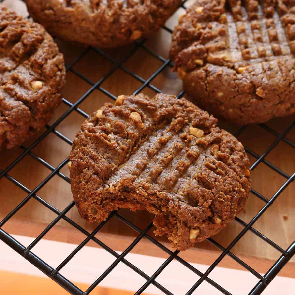 Healthy Peanut Butter Cookies (3 Ingredients)