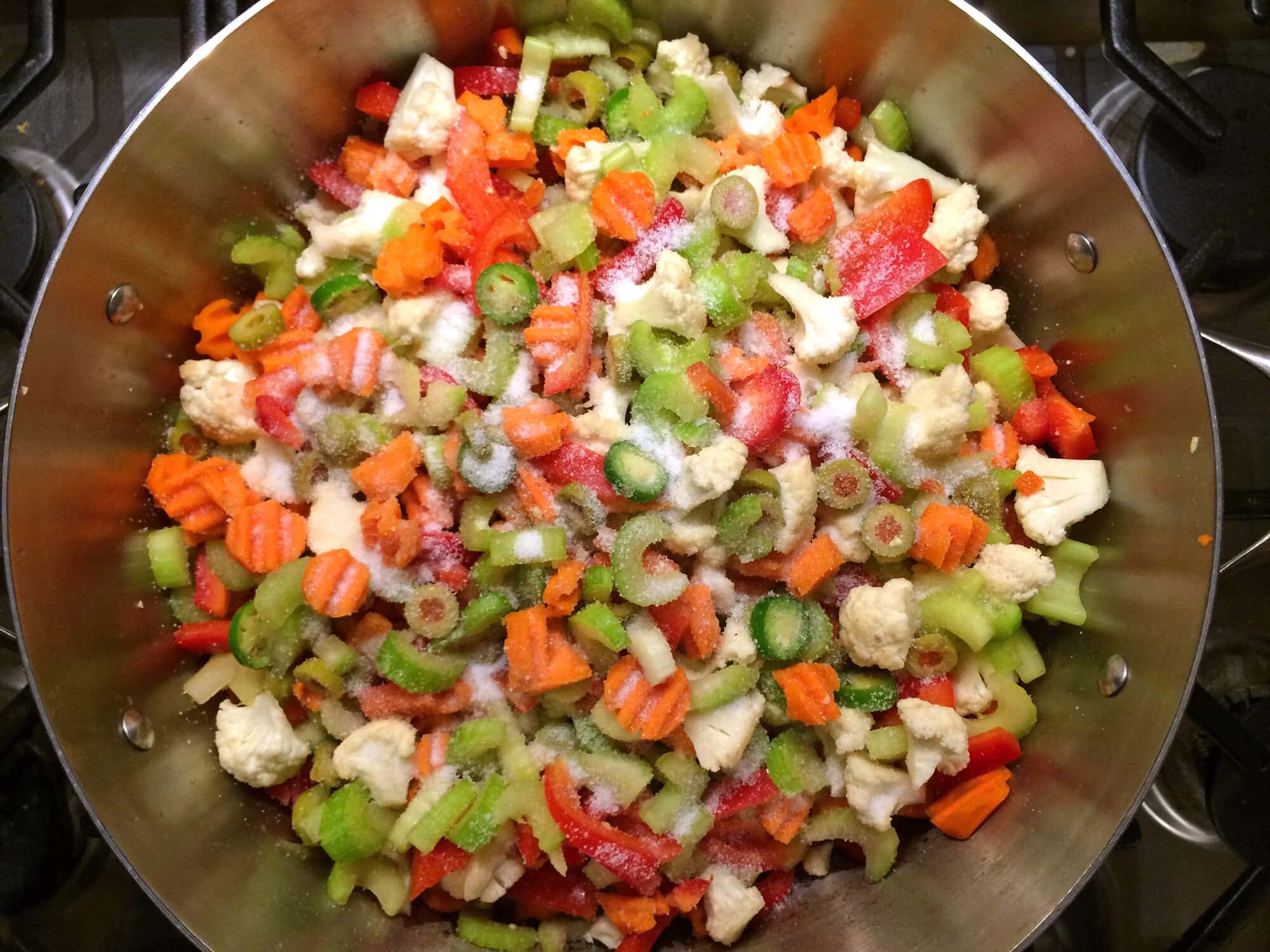 best italian chicago style giardiniera recipe pickled vegetables olives cauliflower celery carrots peppers hot mild