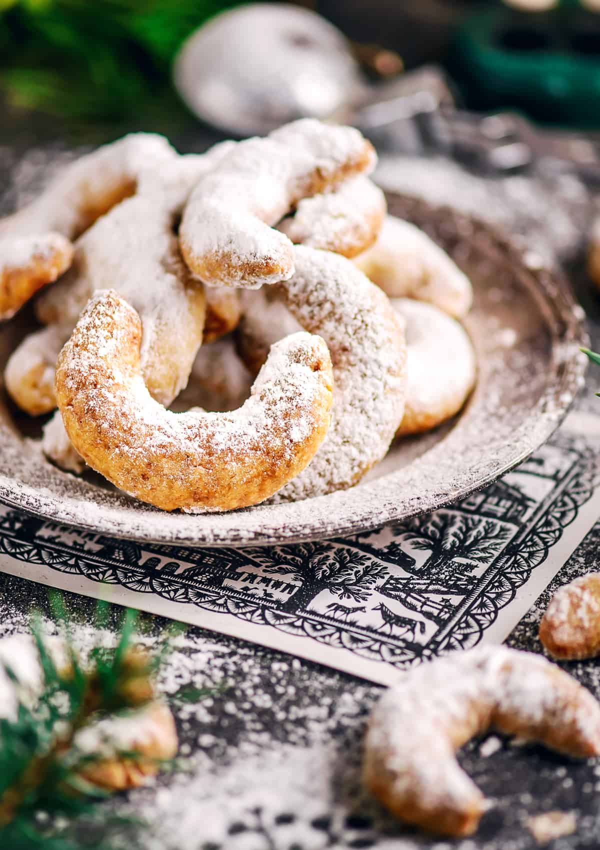 vanillekipferl recipe traditional authentic Austrian German vanilla crescent cookies nuts