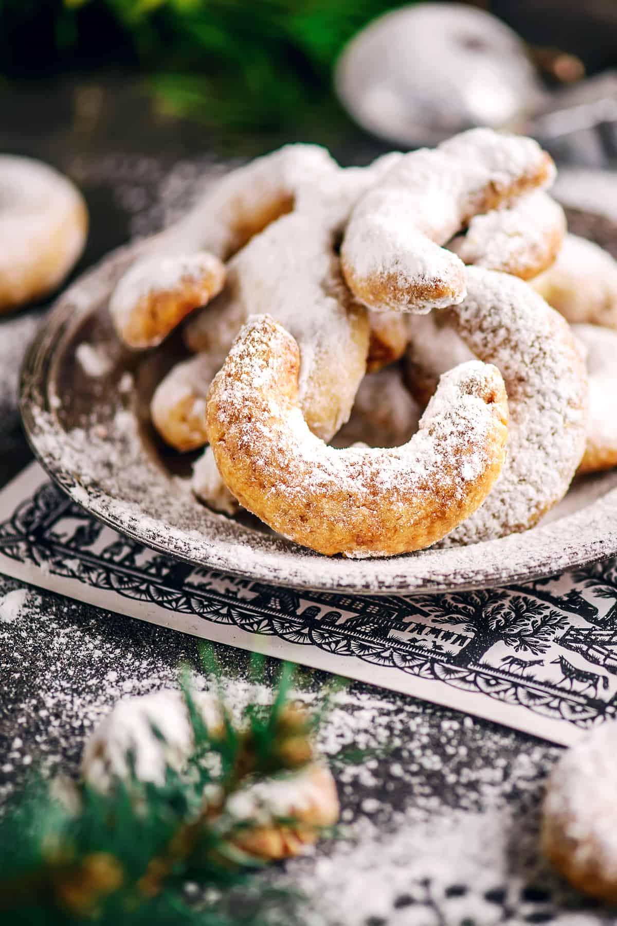 vanillekipferl recipe traditional authentic Austrian German vanilla crescent cookies nuts