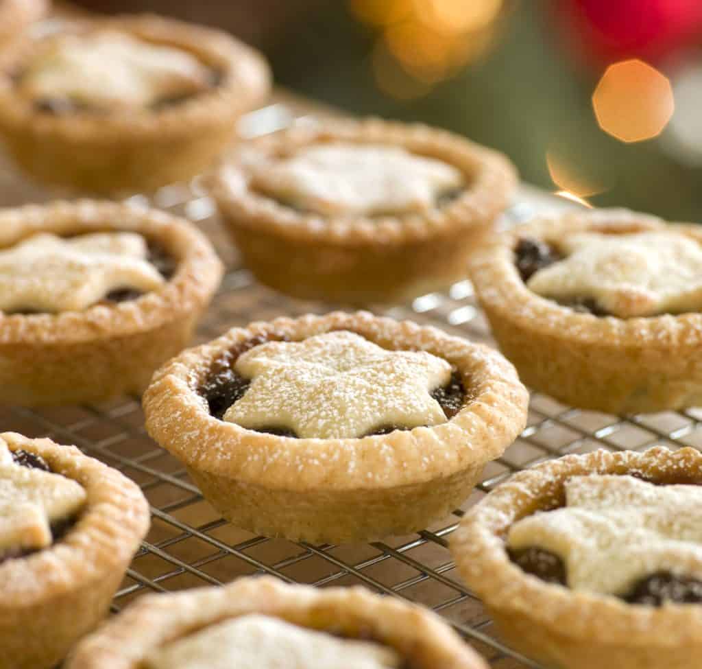 Traditional Mincemeat Pie - The Daring Gourmet