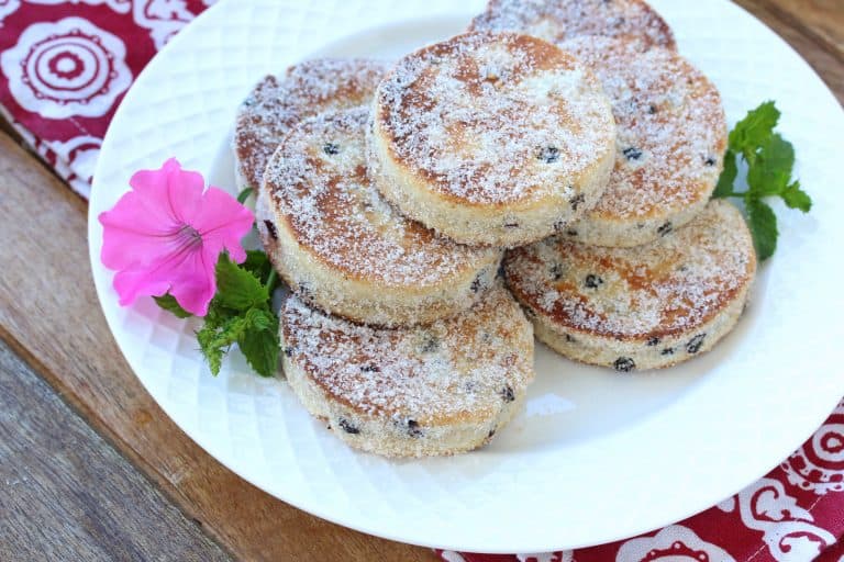 welsh cakes recipe authentic traditional best griddle cakes dried currants lard butter