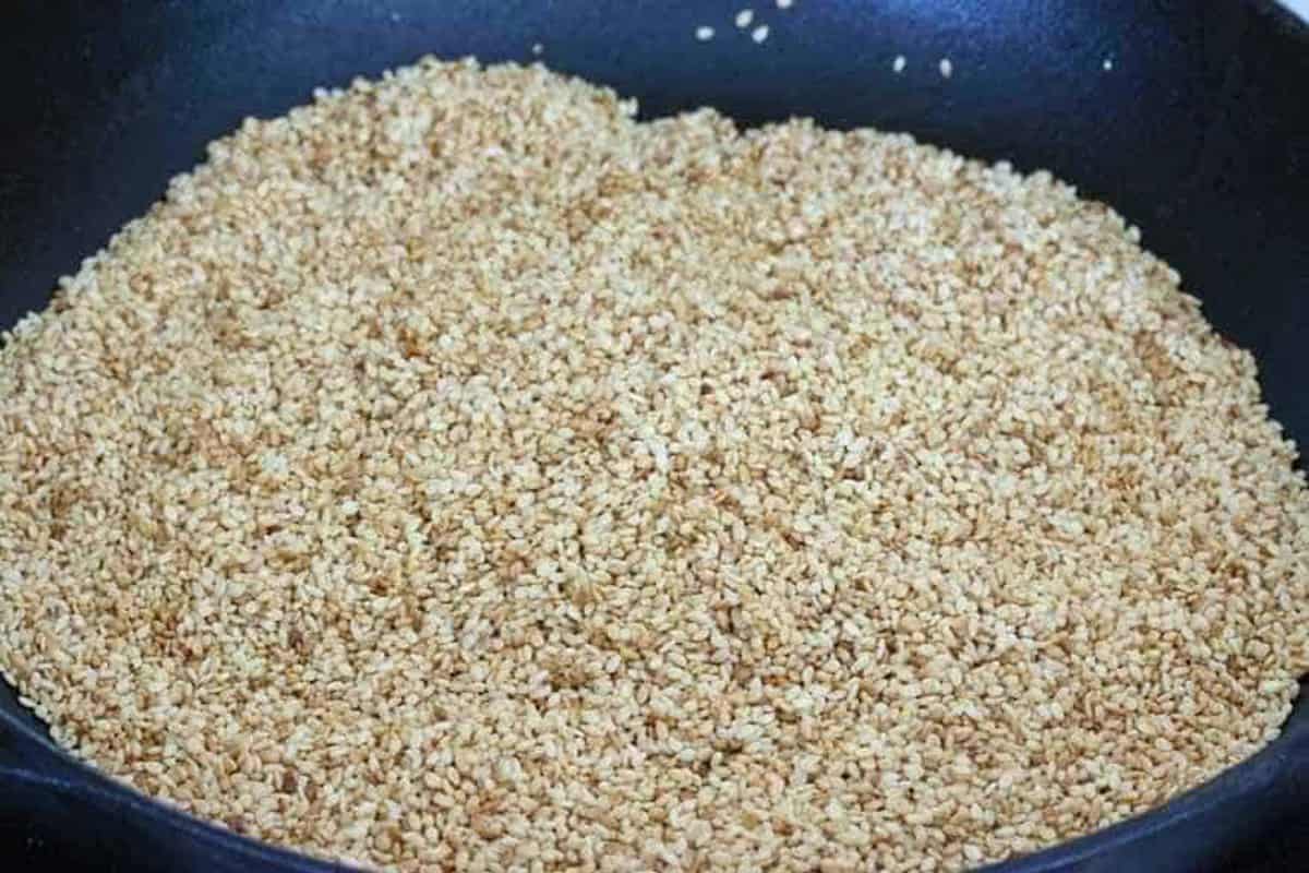 toasting sesame seeds