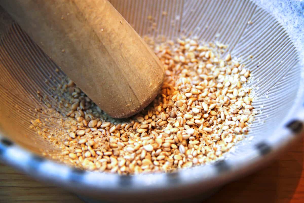 gomasio recipe grinding sesame seeds japanese