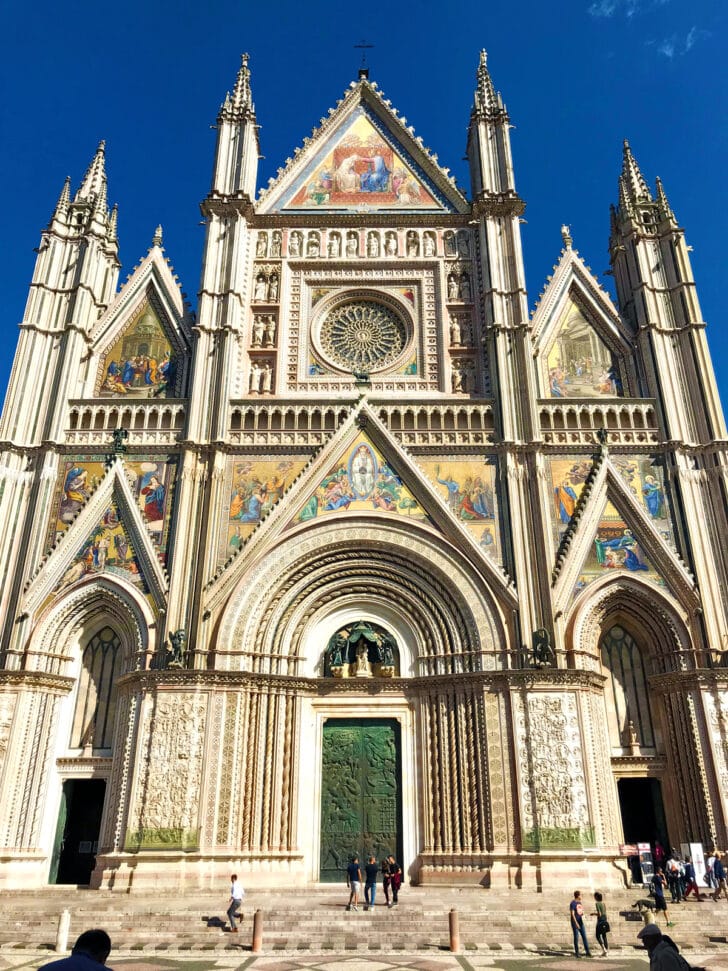orvietto italy cathedral