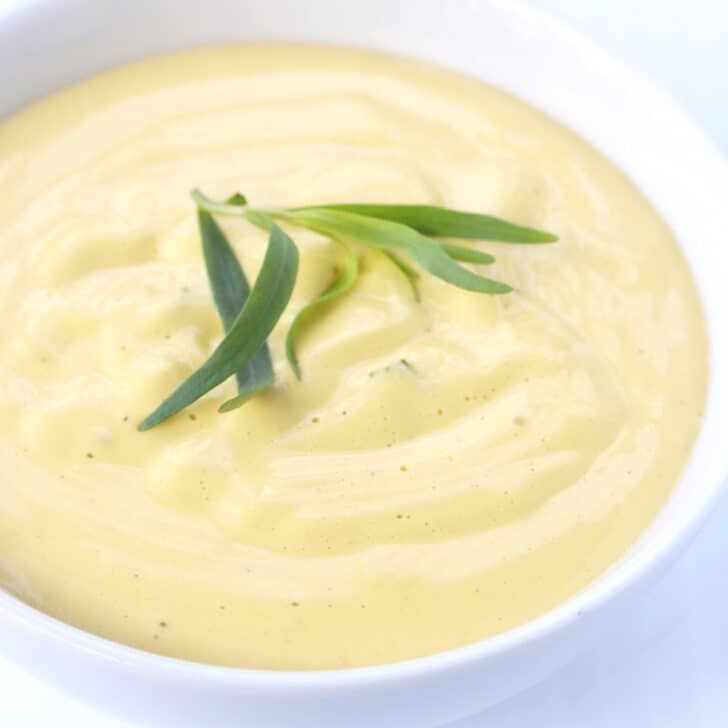 bearnaise sauce recipe French steak condiment classic traditional authentic remoulade tarragon