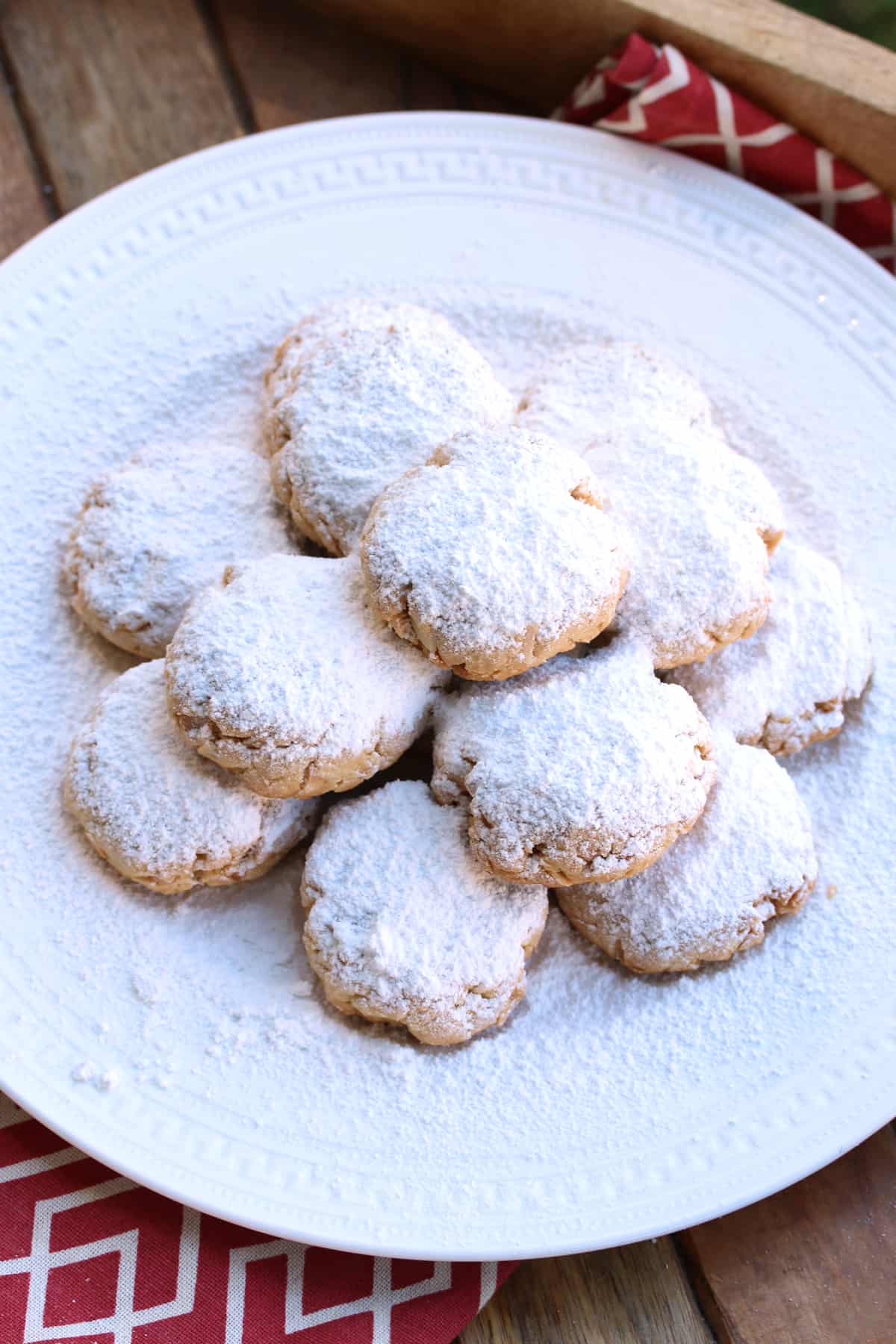 kourabiedes recipe greek almond cookies butter brandy whiskey cognac liquor rose water