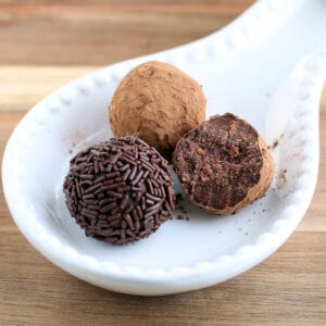 rumkugeln recipe traditional German rum balls chocolate almonds rum cocoa powder chocolate sprinkles