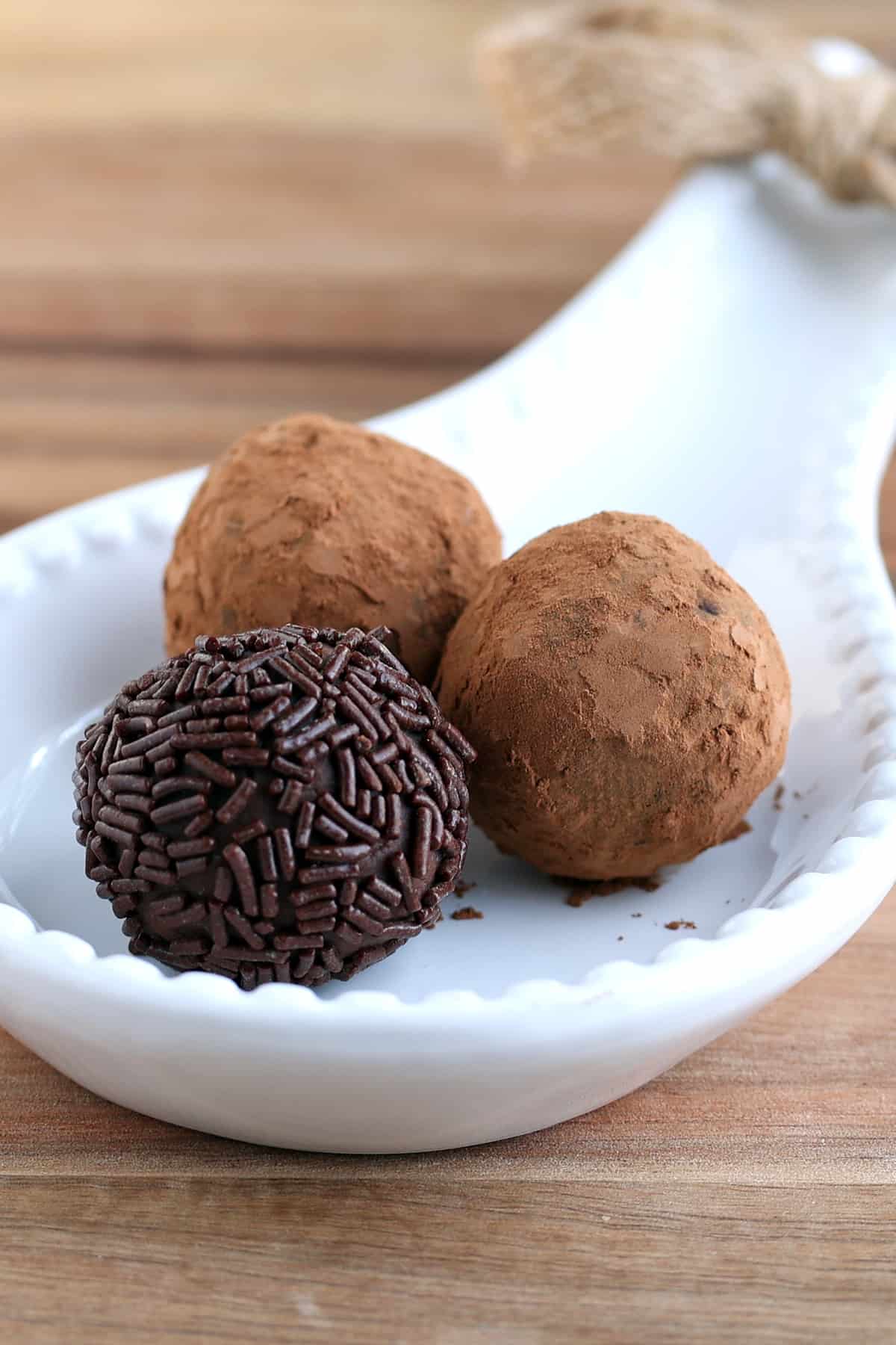 german rum balls recipe rumkugeln traditional German chocolate almonds rum cocoa powder chocolate sprinkles