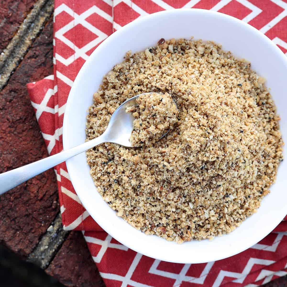 Za'atar (Middle Eastern Spice Blend) - The Daring Gourmet