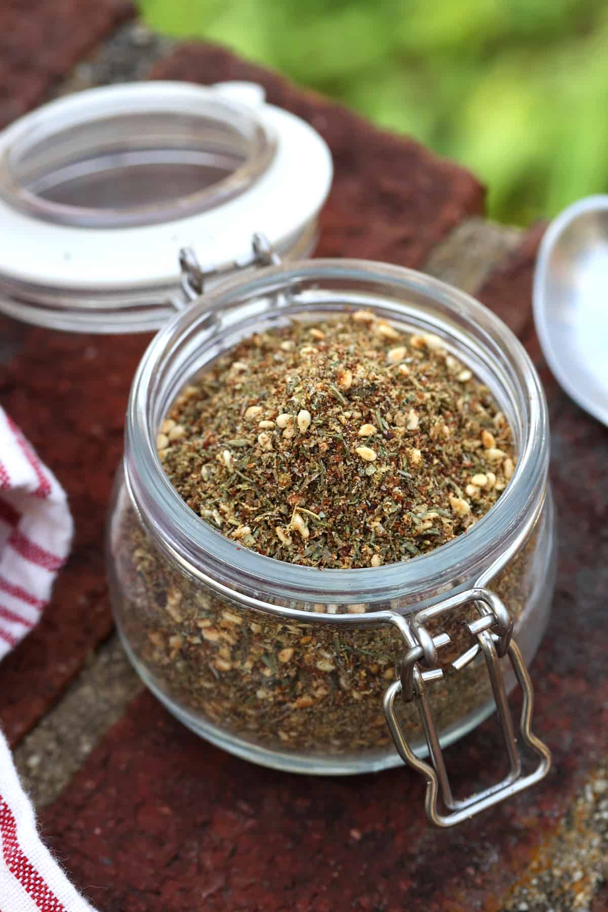 Homemade Middle Eastern Za'atar Spice Recipe + How to Use it