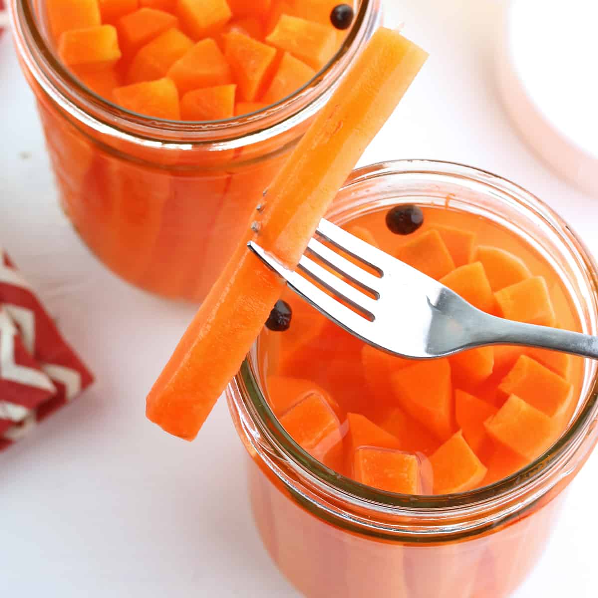 pickled carrots recipe refrigerator carrot pickles vinegar brine pepper garlic allspice cloves salt sugar