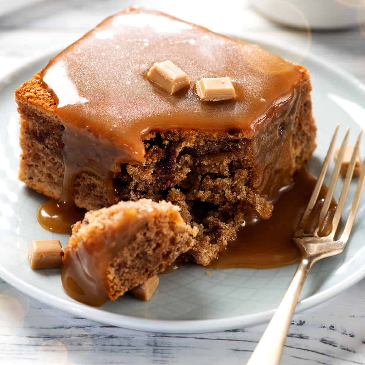 sticky toffee pudding recipe date dates caramel sauce sponge cake traditional authentic british english australian new zealand canadian