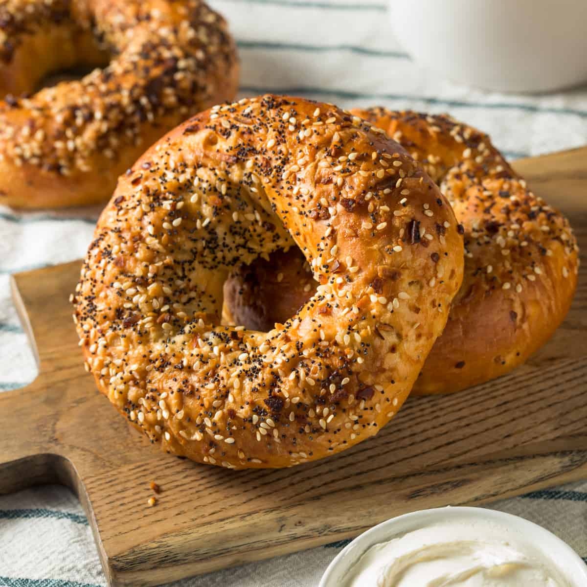 everything bagel seasoning recipe homemade best onion garlic sesame seeds poppy seeds flaked salt