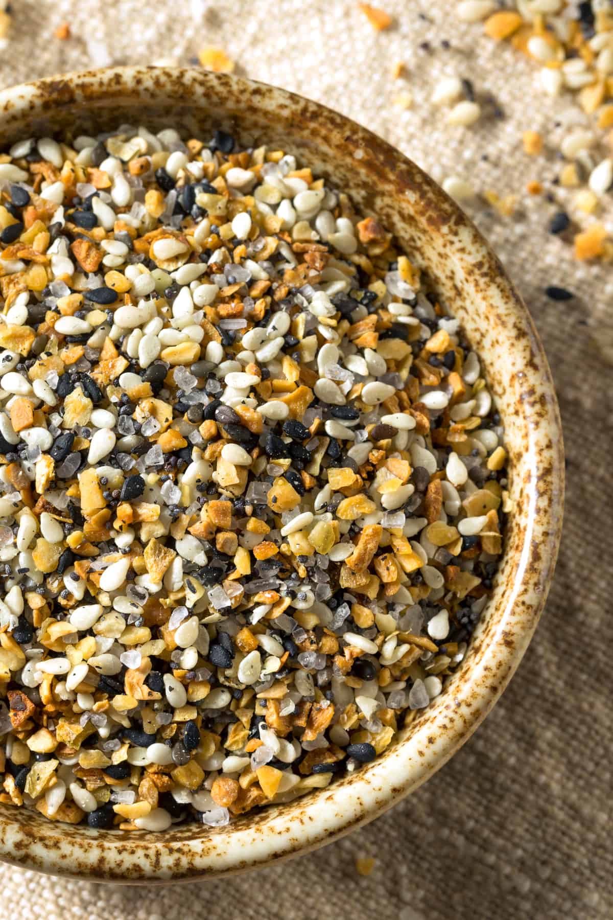 https://www.daringgourmet.com/wp-content/uploads/2023/06/Everything-Bagel-Seasoning-Recipe-2.jpg