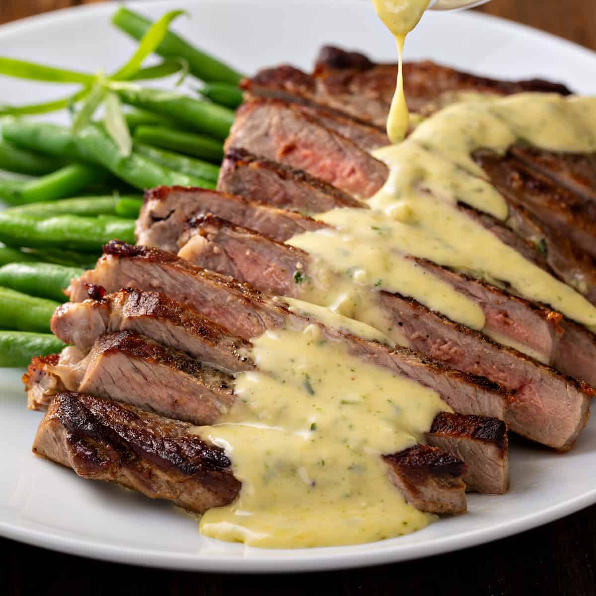 bearnaise sauce recipe French steak condiment classic traditional authentic remoulade tarragon