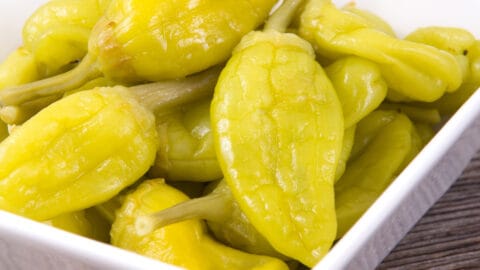 Pickled-Pepperoncini-Recipe-5-480x270.jpg
