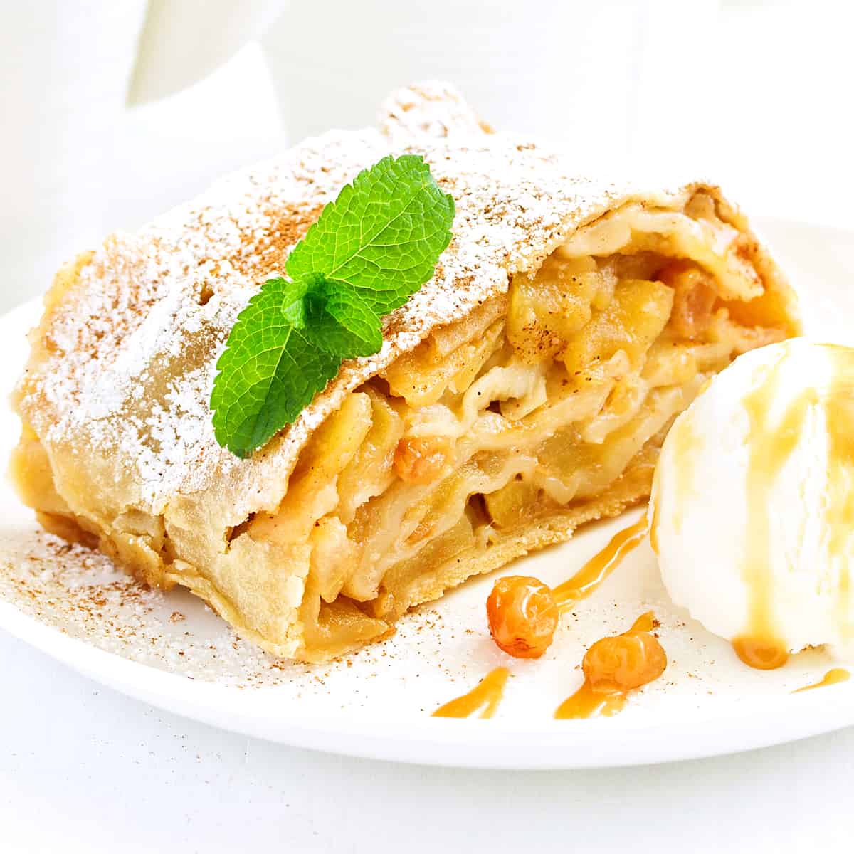 apple strudel recipe apfelstrudel rezept Austrian viennese traditional authentic 