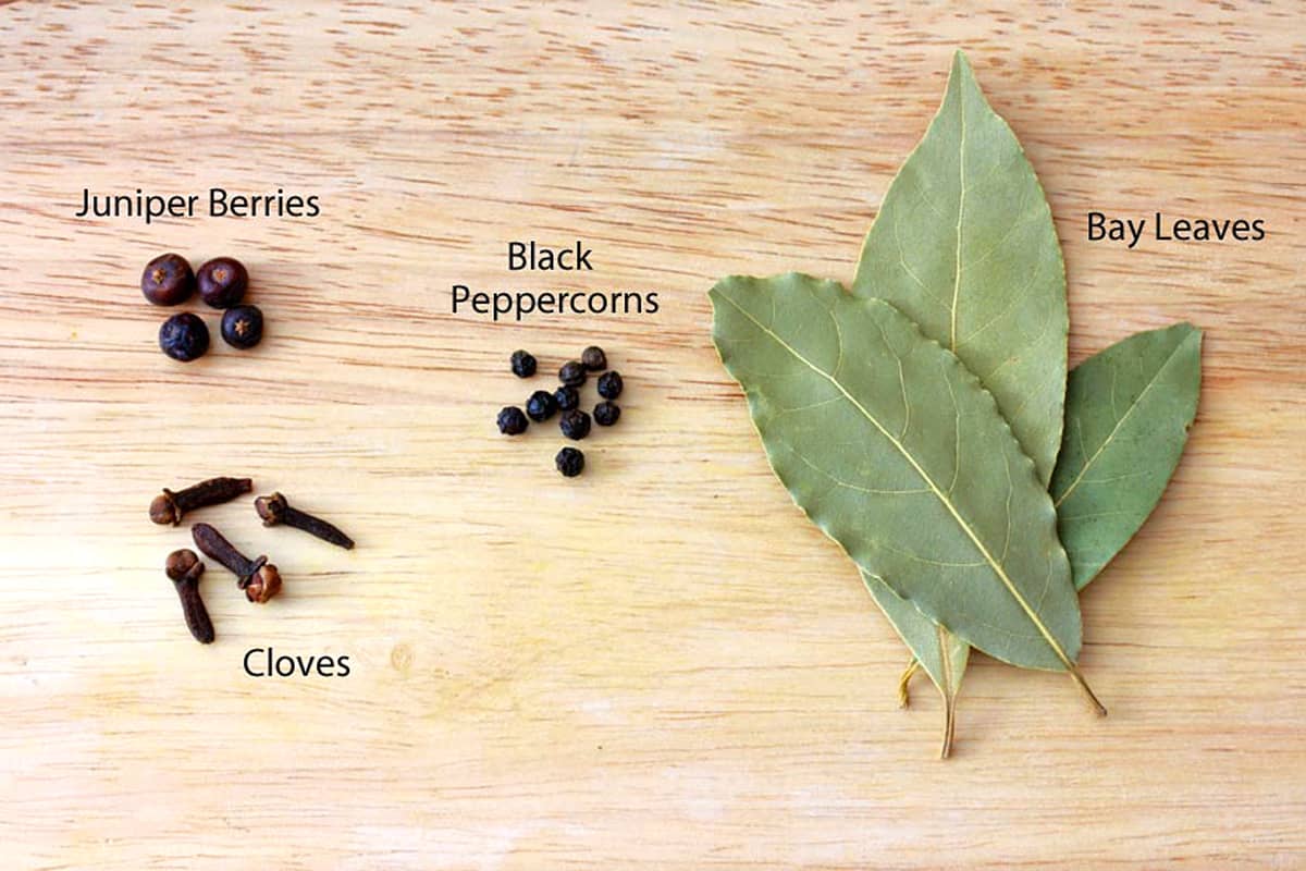 cloves juniper berries black peppercorns bay leaves spices for hachee recipe