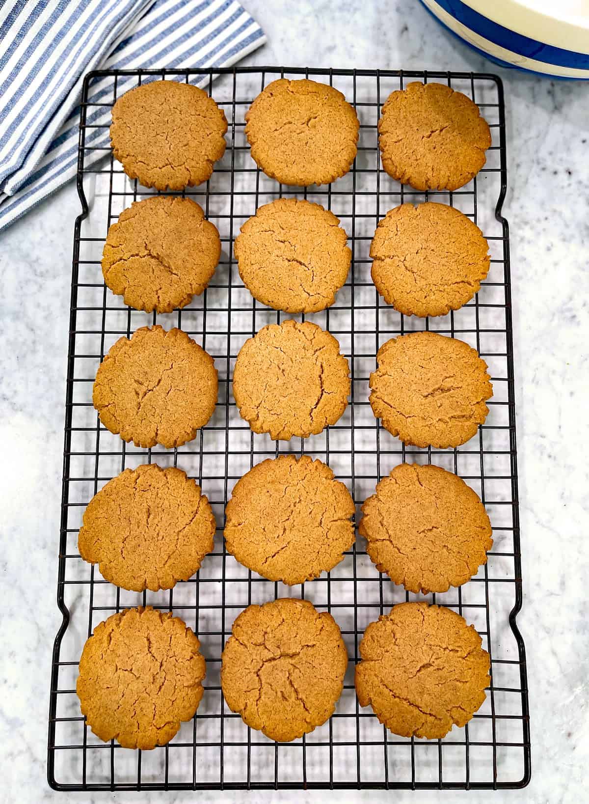 cornish fairings recipe ginger biscuits cookies traditional authentic crunchy gingerbread Cornwall England