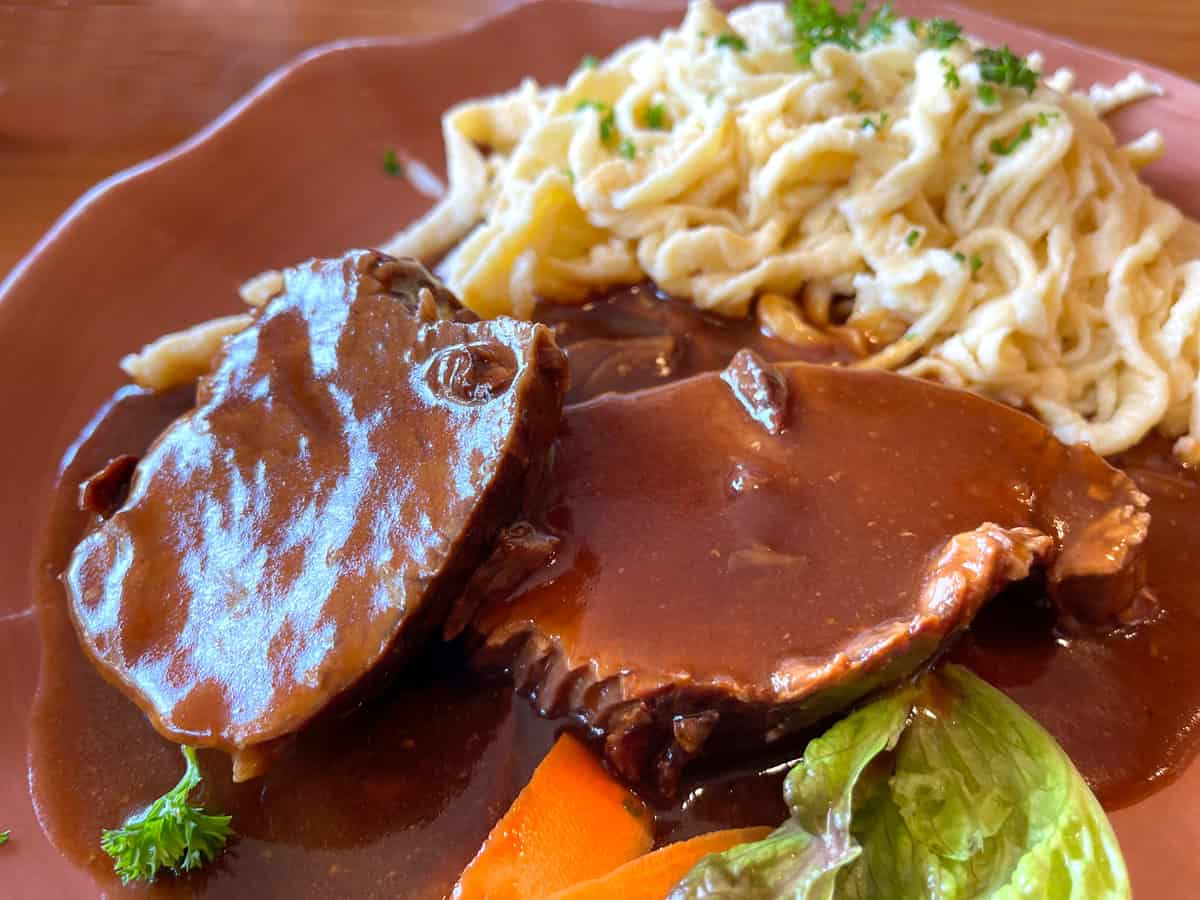 sauerbraten recipe German traditional authentic sour roast beef ginger snaps gingerbread 