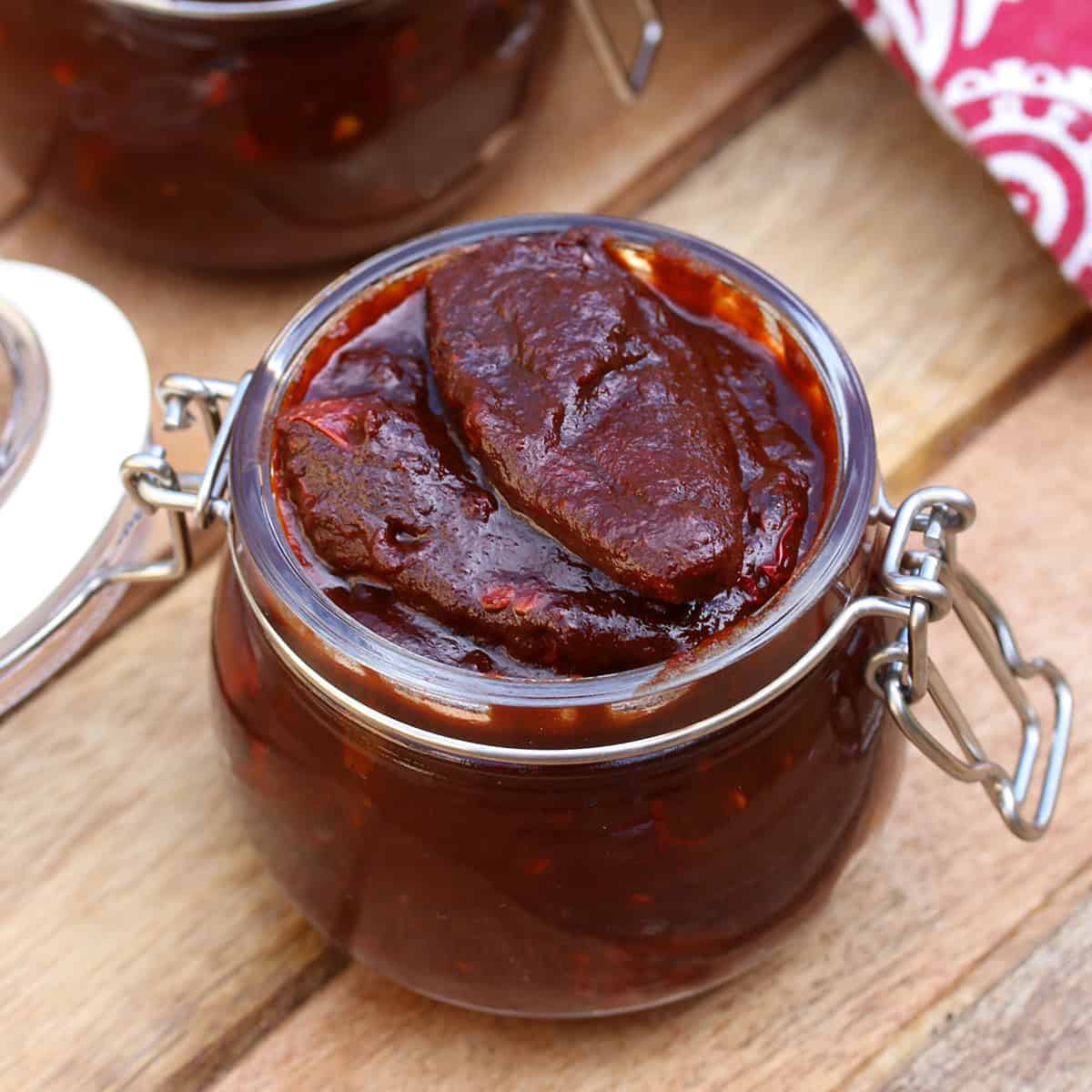 homemade chipotle peppers in adobo sauce recipe authentic traditional Mexican diy best smoky spicy canning storing preserving