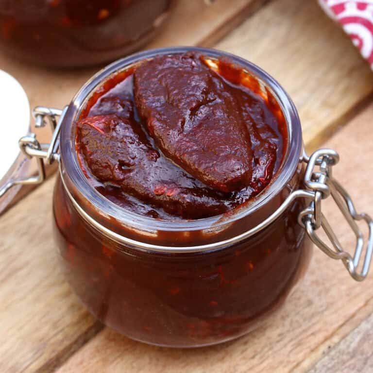 homemade chipotle peppers in adobo sauce recipe authentic traditional Mexican diy best smoky spicy canning storing preserving