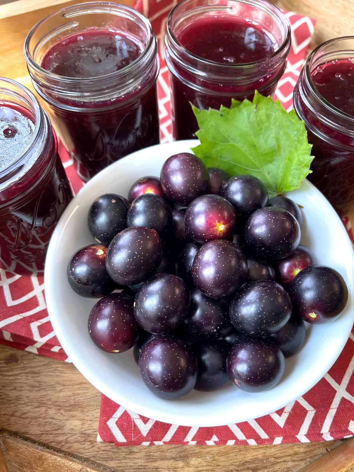 muscadine jelly recipe without pectin how to make homemade scuppernong jam southern grape