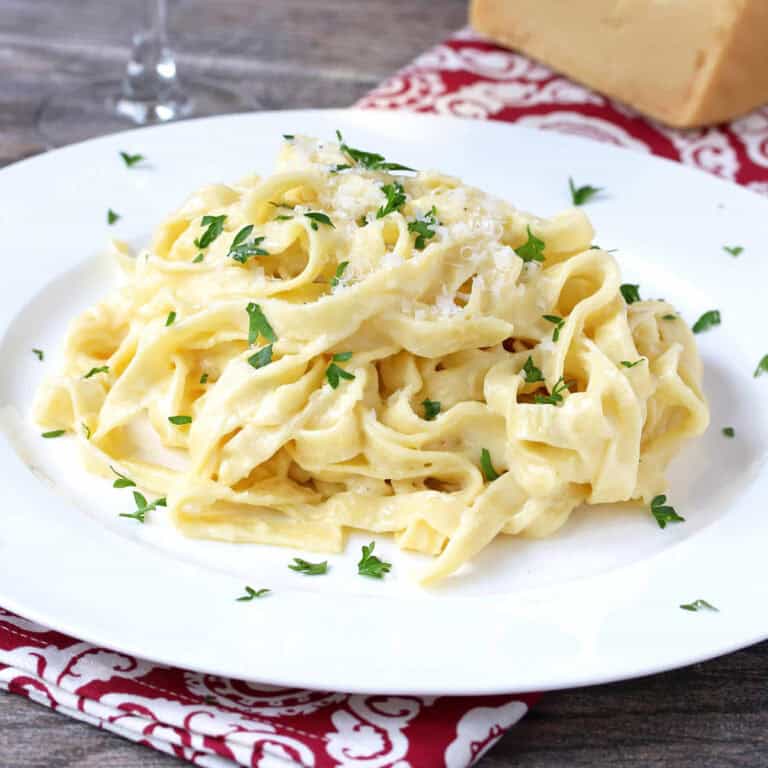 fettuccine alfredo recipe best traditional authentic italian original egg yolks